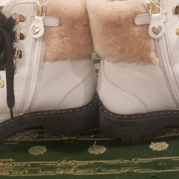 White leather boots - Picture 5 of 6